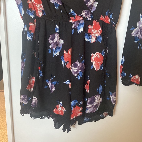 Design Lab Lord & Taylor Floral Romper - Picture 4 of 6